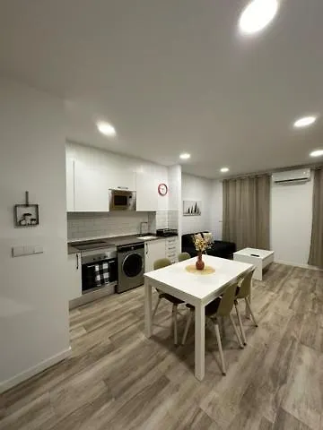 1240 Benlloch Apartment